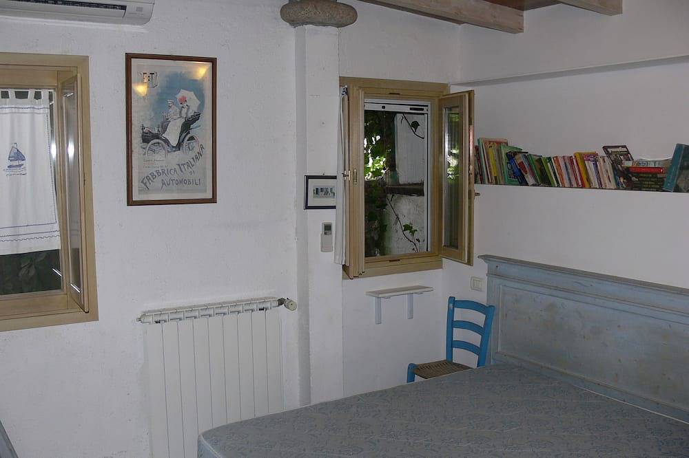 Haus in Seccheto,   direkt am Strand, großer med. Garten,Haustiere in Campo nell'Elba, Elba