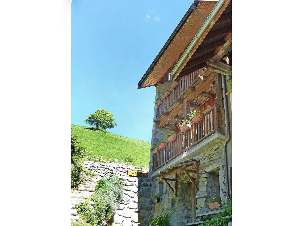 Charming apartment with balcony & fireplace, pet friendly! in La Léchère, Le Grand Domaine