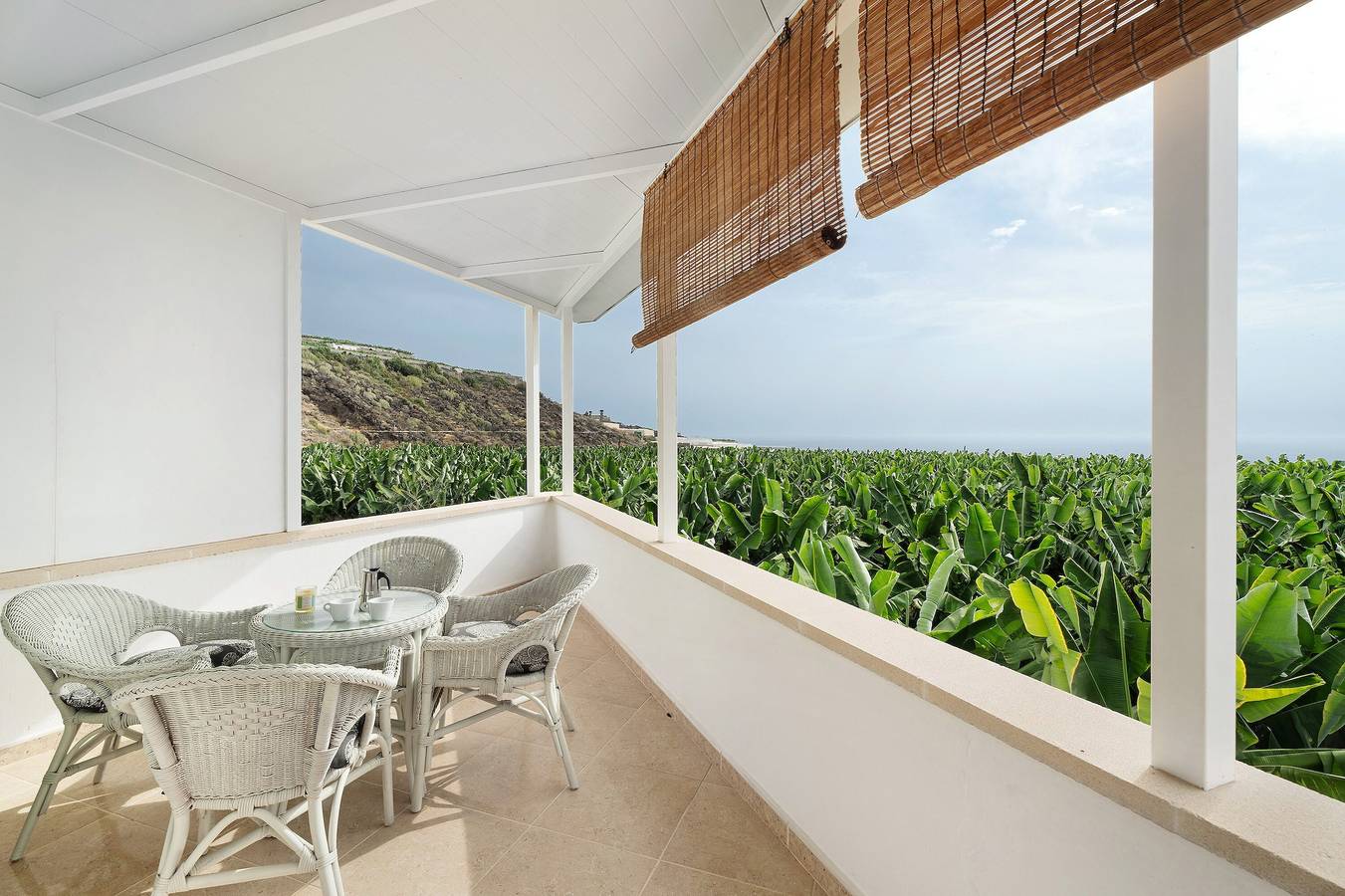 Entire apartment, Vacation Home "Playa la Arena Sea View" with Private Terrace & Wi-Fi in Los Gigantes, Santiago del Teide