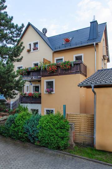 Ferienwohnung für 5 Personen, mit Balkon und Sauna sowie Pool in Cotta