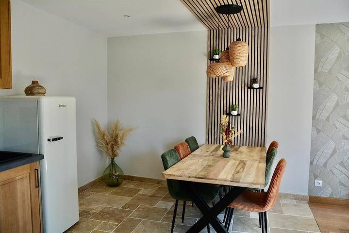 Location de vacances pour 6 personnes, avec Balcon et Terrasse à Quelaines-Saint-Gault