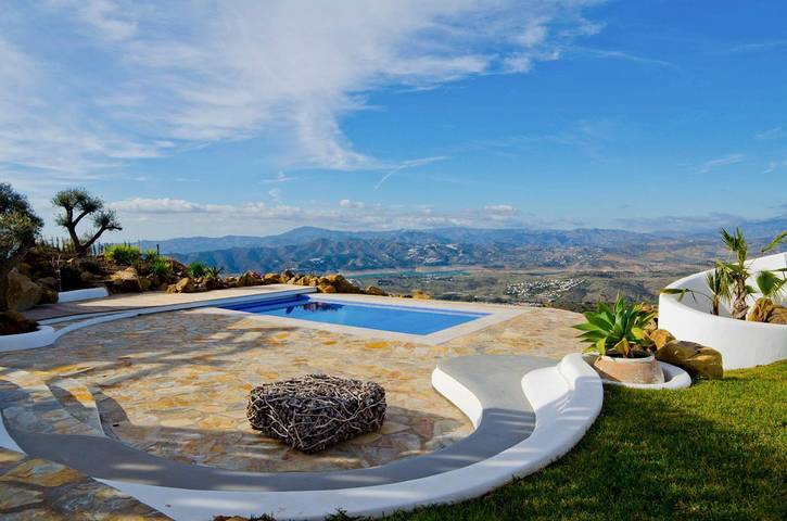 Casa rural para 8 personas, con terraza además de jardín y piscina en Canillas de Aceituno - 2