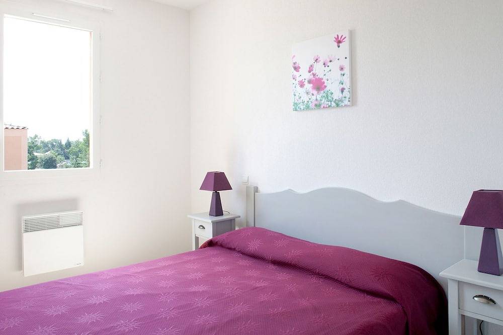 Les Demeures du Ventoux by Interhome in Aubignan, Parque natural regional del Mont Ventoux