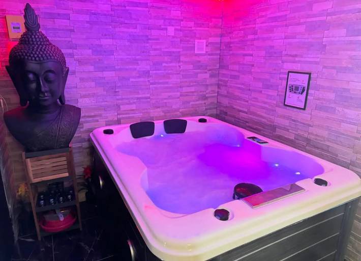 Chambre d’hôte pour 2 personnes, avec Jacuzzi et Vue à Sausset-les-Pins