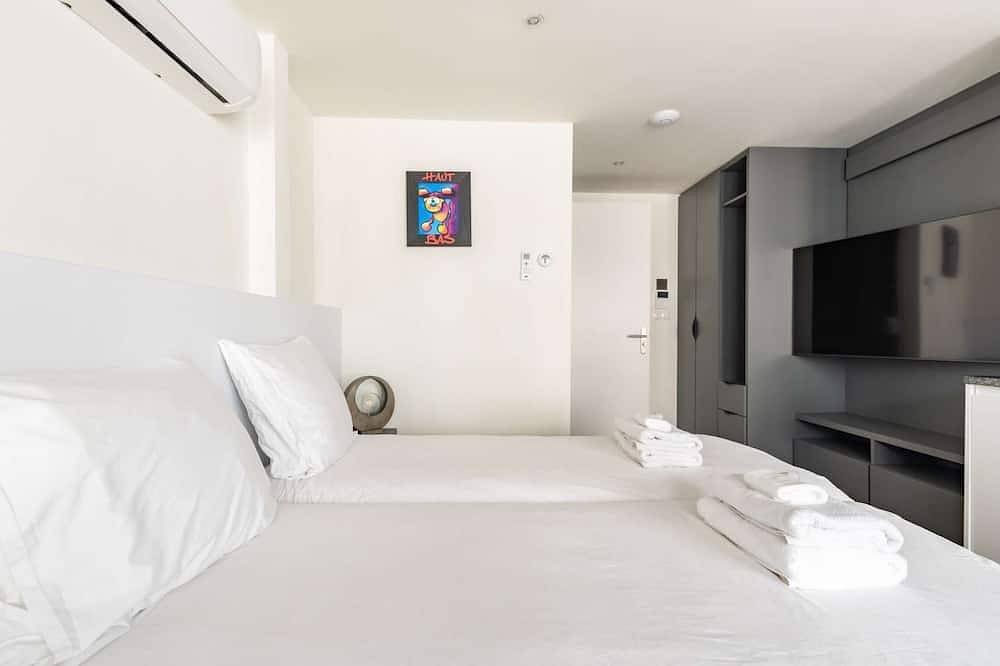 Ganze Wohnung, Stylish studio with French balcony in the heart of Breda city center in Breda, Nordbrabant