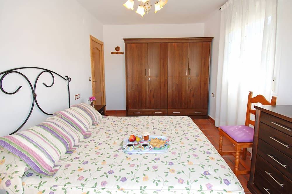 Landhaus-Pool-Außenküche-Wifi-Klimaanlage- Privatsphäre - Haustiere - Grill in Comares, Málaga Provinz