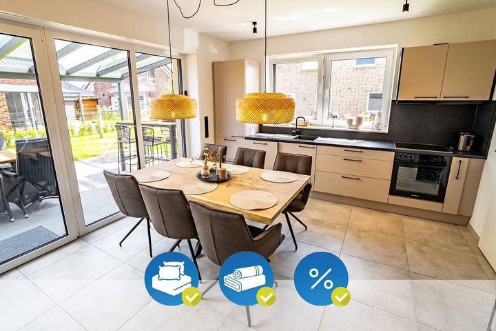 Ferienhaus für 8 Personen, mit Balkon und Balkon/Terrasse sowie Whirlpool und Terrasse in Hohenkirchen (Wangerland)