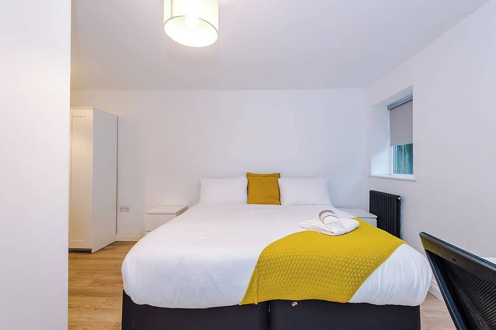 Spacious 5-Bed Home in Bolton — Built for Contractor Stays and Large Groups in Bolton (desambiguación), Gran Mánchester