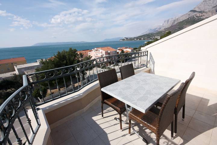 Ferienwohnung für 4 Personen, mit Balkon/Terrasse in Tucepi