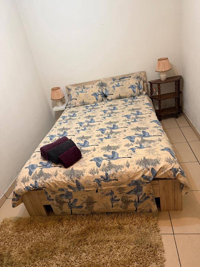 Apartamento de férias inteiro, Standard Double Room with Shared Bathroom in São Martinho de Sardoura, Distrito de Aveiro