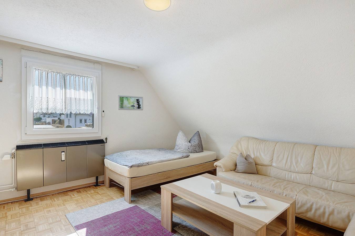 Ganze Wohnung, Ferienwohnung 'Honacker' mit Privatterrasse, Gemeinschaftsgarten und Wi-Fi in Steißlingen, Landkreis Konstanz