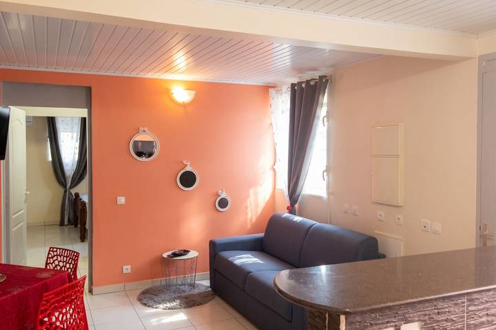 Appartement entier, Appartement charmant à Les Abymes avec piscine privée, 60m² in Les Abymes, Guadeloupe