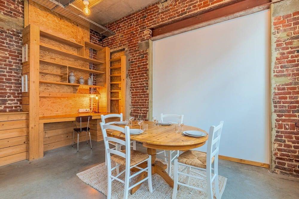 Ganze Wohnung, Atypical Apartment with 2 basement bedrooms in Lille, Lille und Umgebung