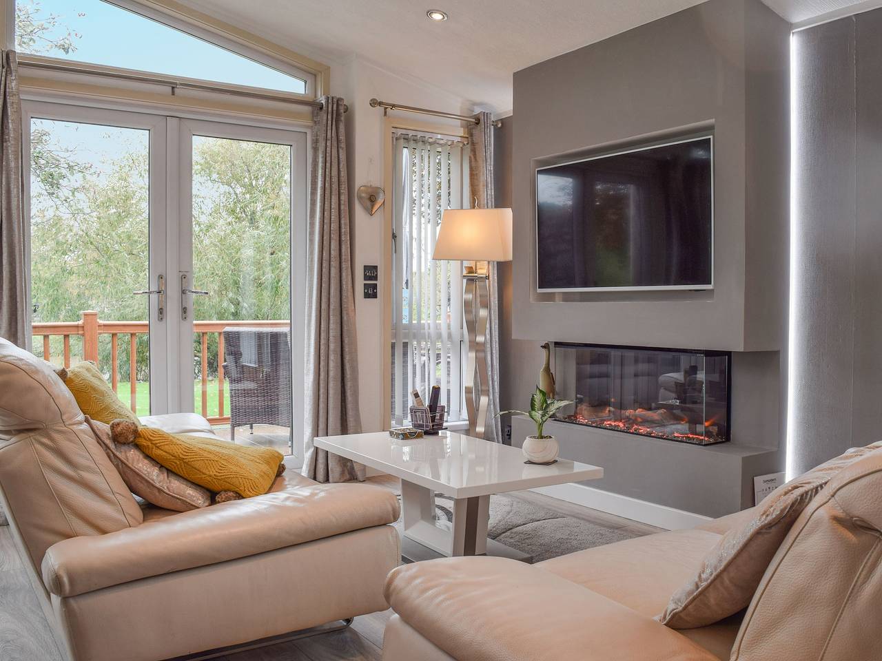 River Meets Lodge in Stratford upon Avon, Warwickshire
