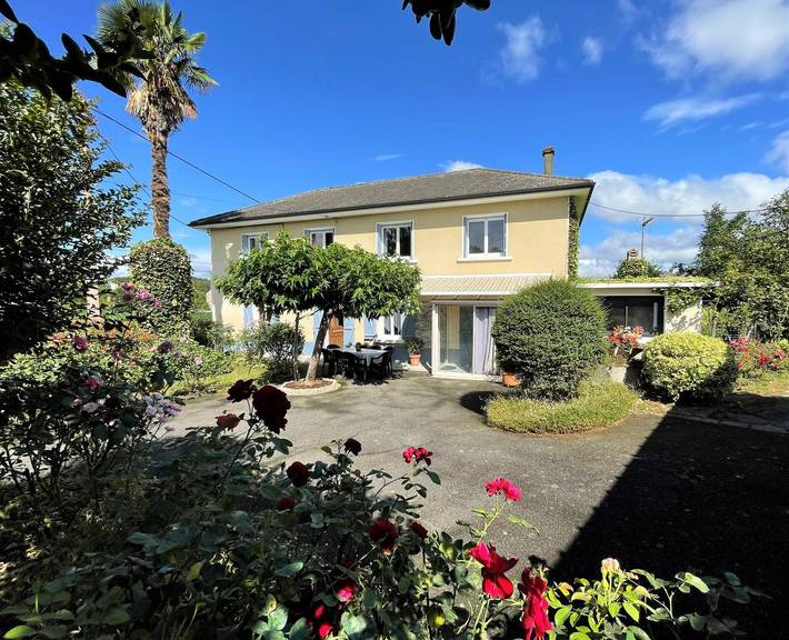 Gîte pour 9 personnes, avec piscine et jardin en Pyrénées-Atlantiques