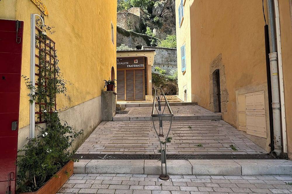 Geheel appartement, Appartement Vue sur le Rocher in Cotignac, Brignoles region