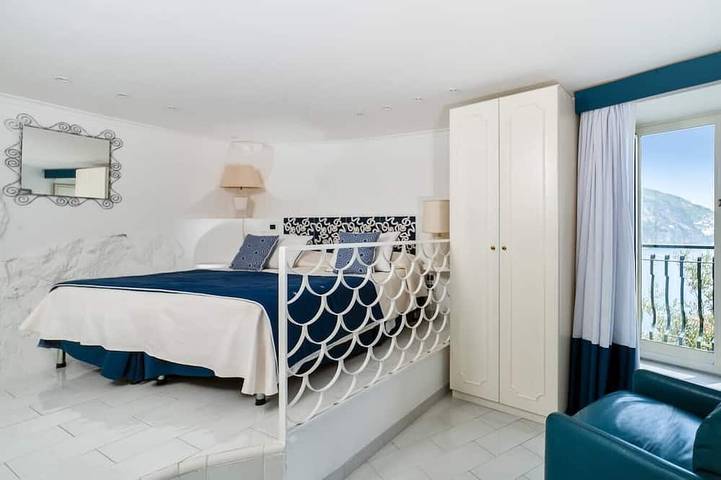 Stella Di Mare, with pool and sea views in Spiaggia Fornillo, Positano