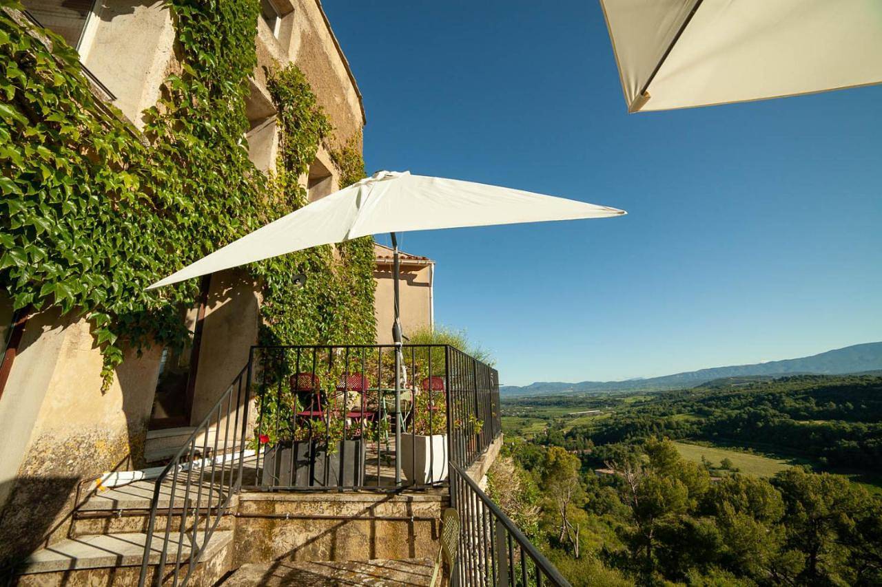 Standard Double Room with Shared Bathroom in Venasque, Parc naturel régional du Mont-Ventoux