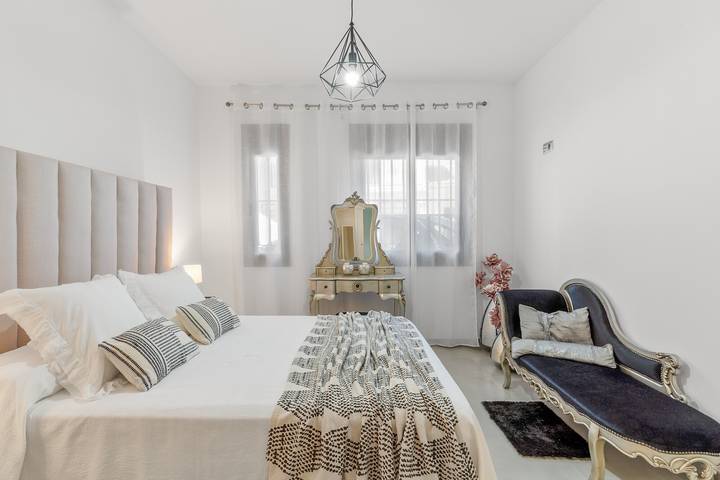 Entire apartment, Apartment 'Lara' with Wi-Fi in Guaro, Sierra de las Nieves