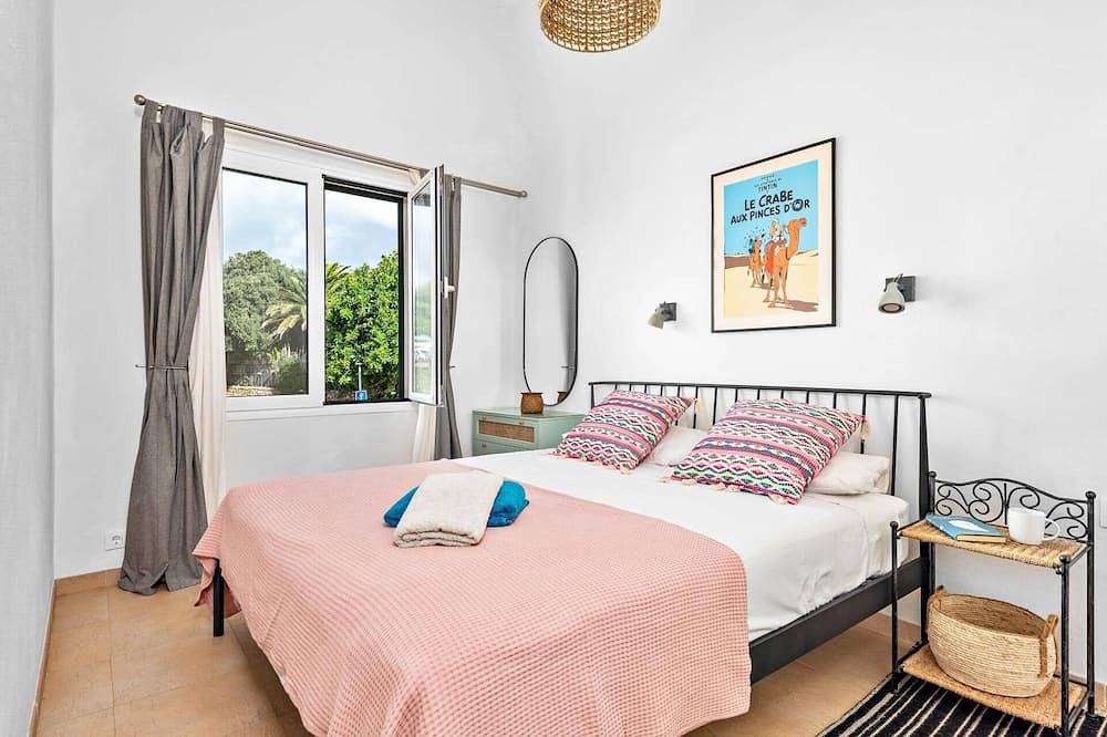 Villa Can Palmeras by Villa Plus in Es Canutells, Maó