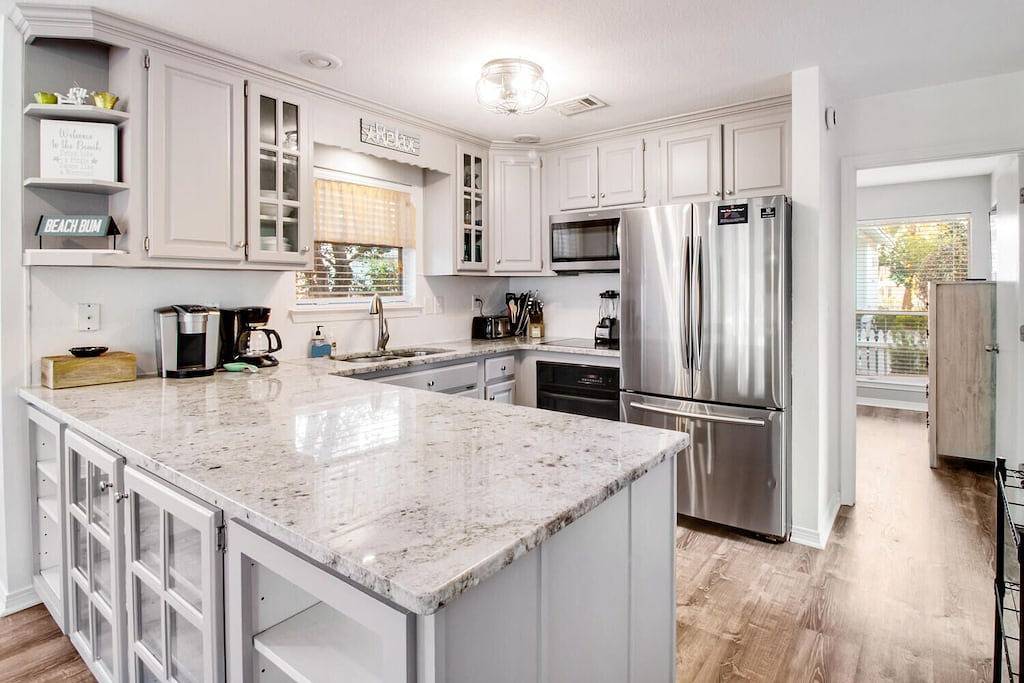 Luxury Destin Retreat | Walk to Beach | 4Br + Pool in Destin, Emerald Coast