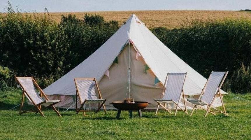 Gîte pour 4 personnes, avec Jardin ainsi que Piscine et Vue à Savigné