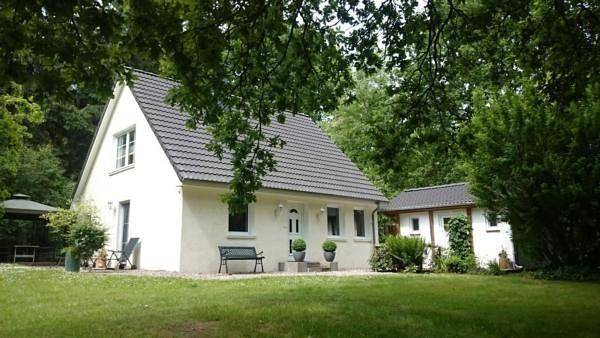 Ferienhaus Meerzeit mit Saunahaus in Alleinlage in Gudendorf, Sankt Michaelisdonn und Umgebung
