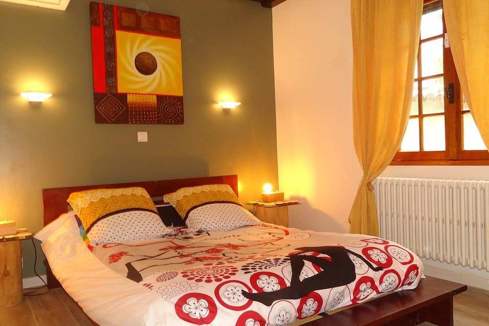 Large and beautiful character villa located in peace and nature in Vedène, Vaucluse