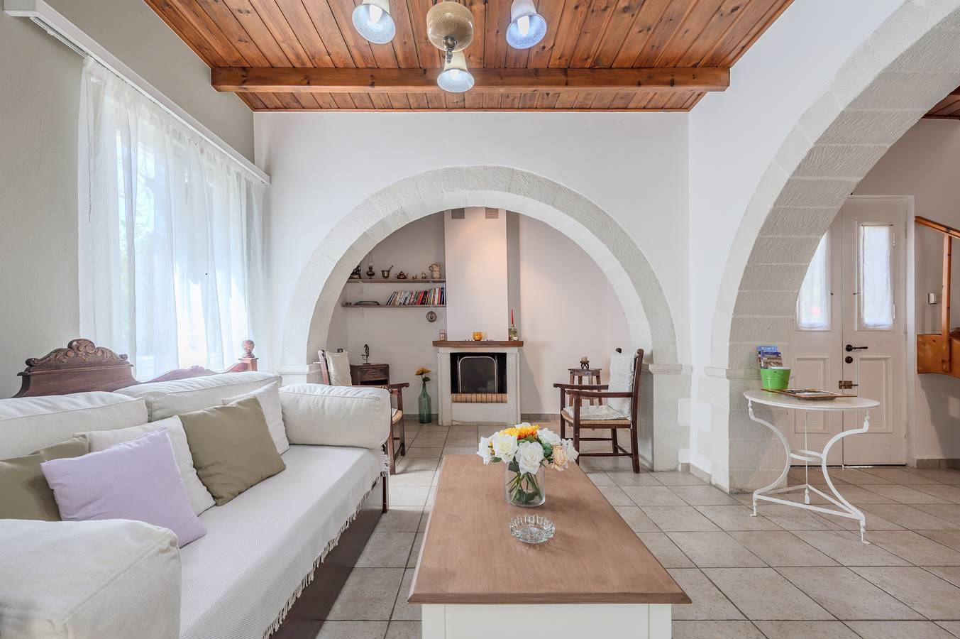 Helianthos 1 in Douliana, Vamos