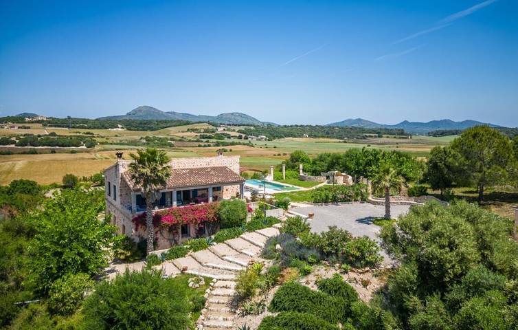 Ferienhaus 'Desigual' mit Bergblick, Wi-Fi und Klimaanlage in Manacor, Mallorca Osten