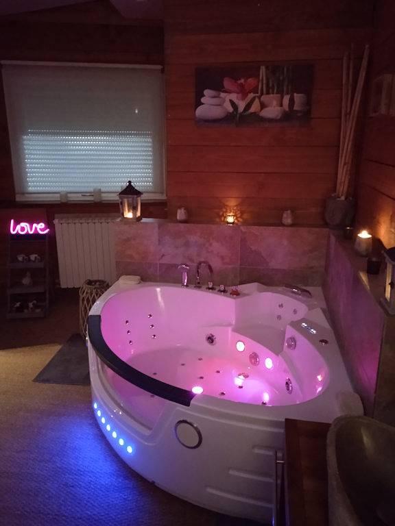 Love room cœur château - Loire des Lys in Vallères, Vallée de la Loire