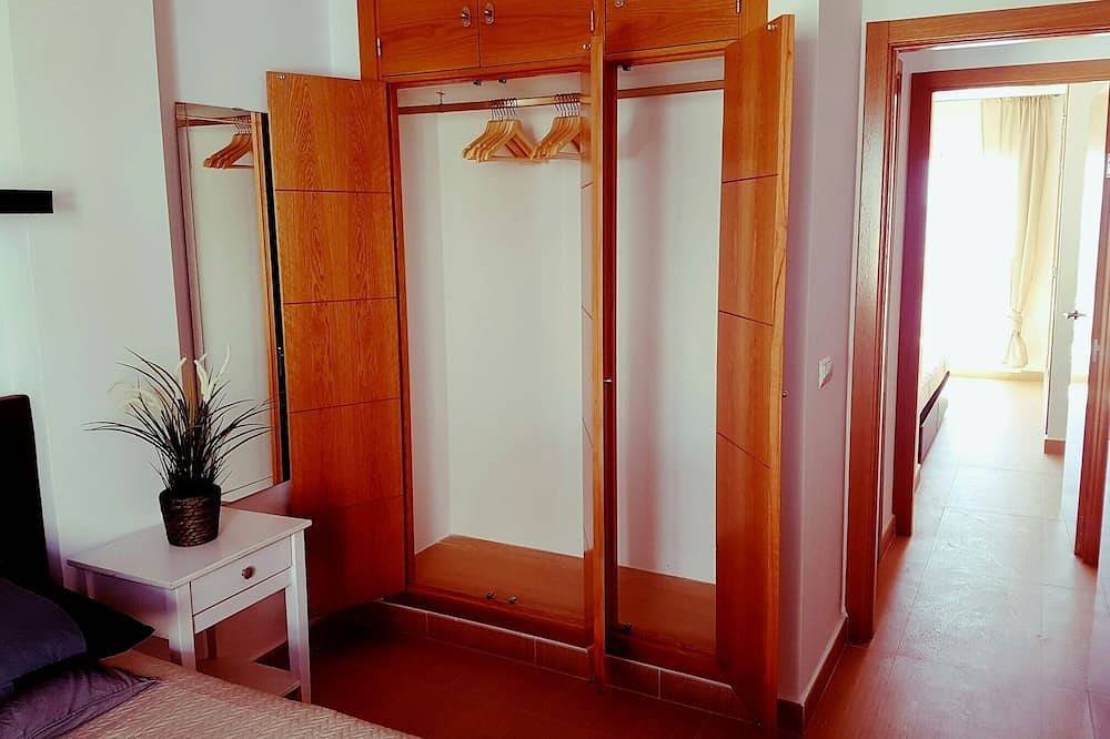 Appartement entier, Moderne & à la plage!2 Terrasses Parking Gratuit Wifi & + in Playa de Torre del Mar, Torre del Mar