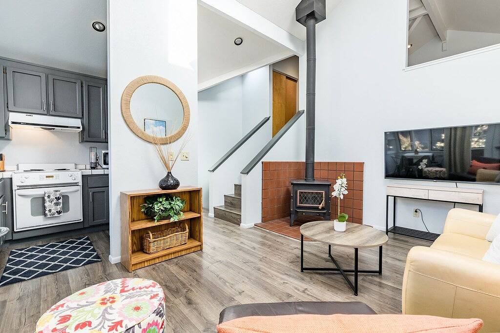 Capitola Hideaway - Cozy two-story Condo in Capitola, Santa Cruz County