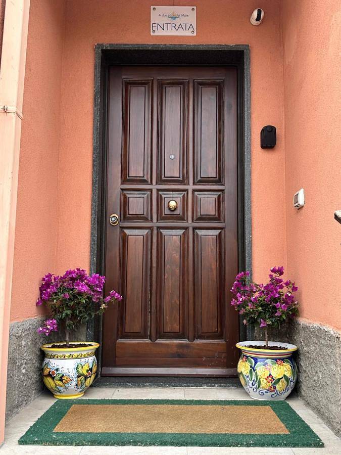 Location de vacances pour 2 personnes, avec vue ainsi que terrasse et jardin, animaux acceptés dans Catanzaro Lido - 2