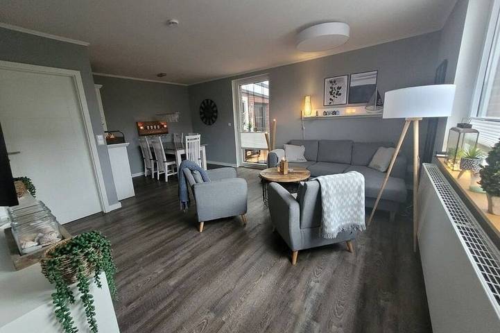 Ferienhaus für 4 Personen, mit Sauna und Garten in Berumbur