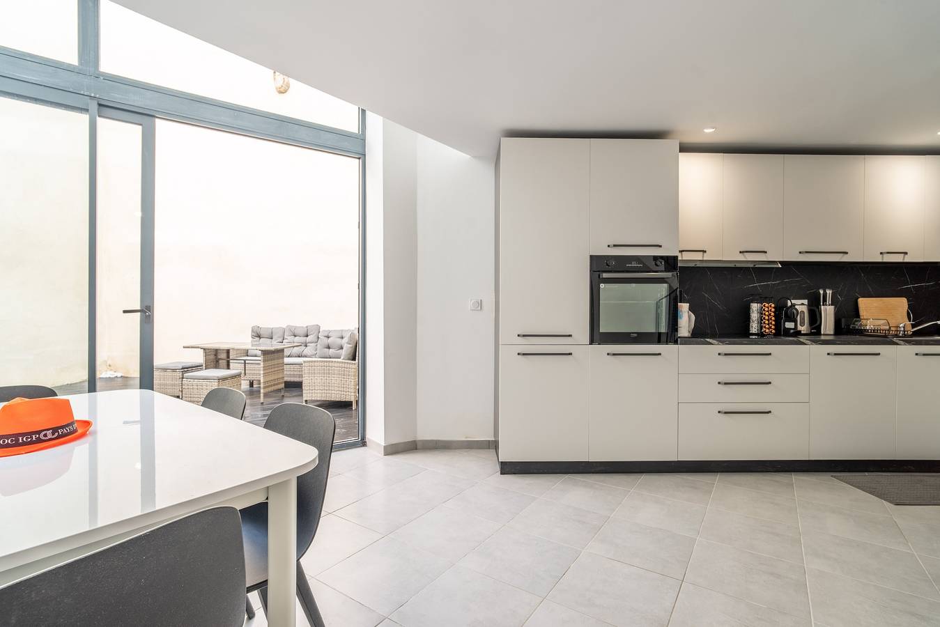 Casa vacacional «Vias» con terraza privada, Wi-Fi y aire acondicionado in Vias, Côte d'Améthyste