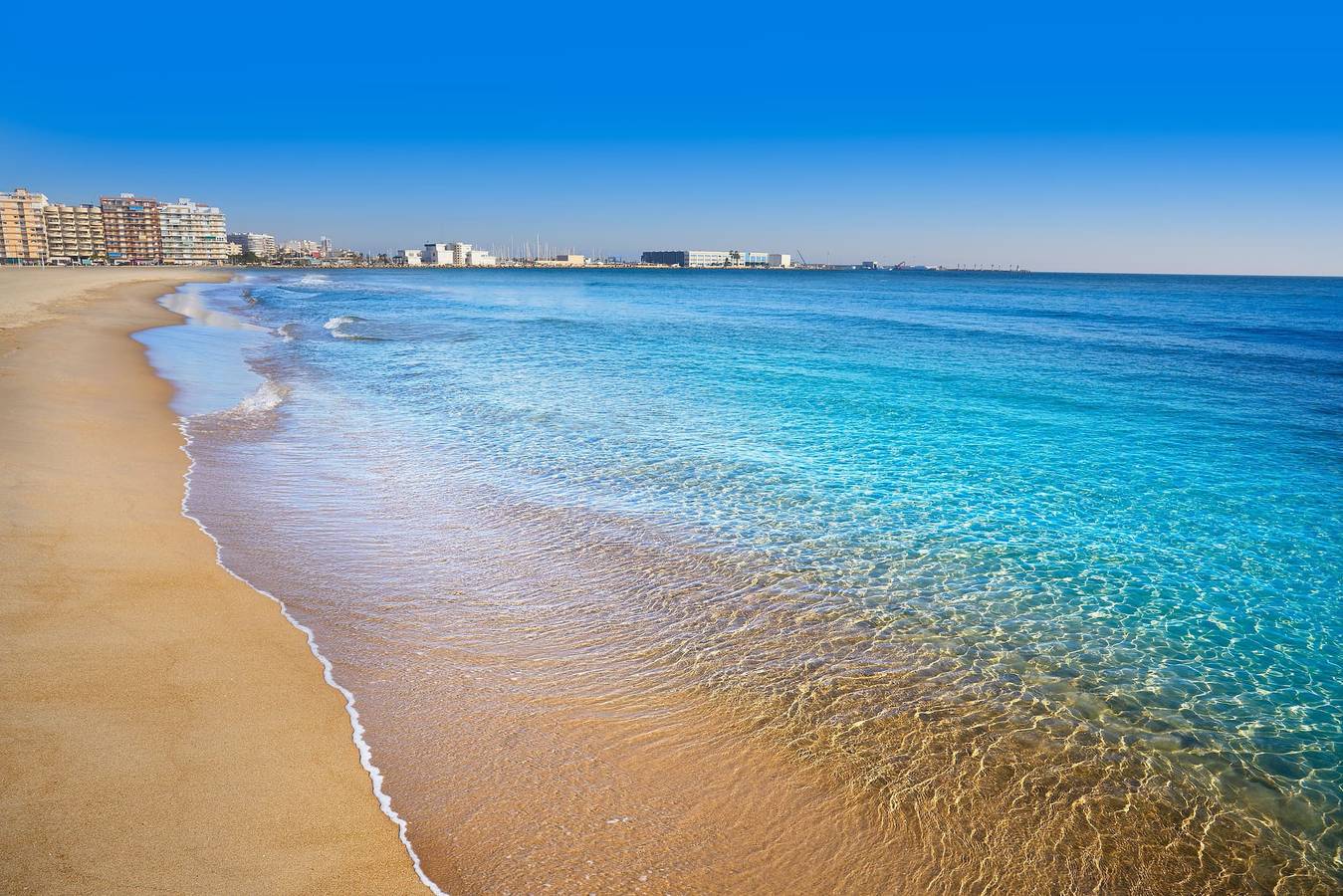 Entire apartment, Apartamento en la playa by Domidai  in Playa Lisa, Santa Pola