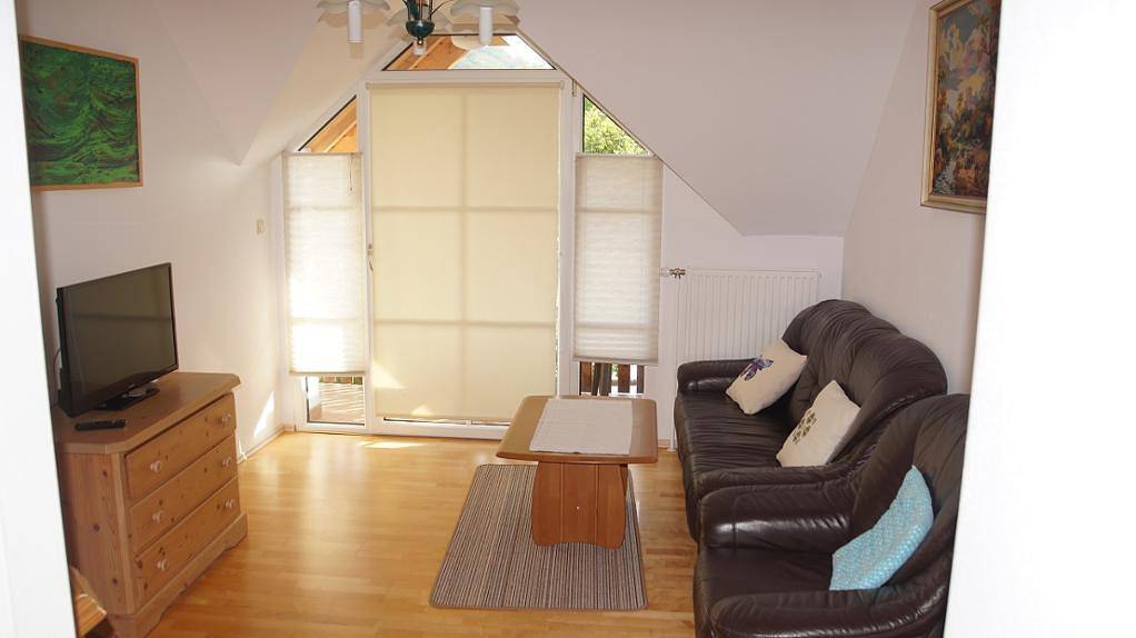 Ganze Ferienwohnung, Weinbau und Gästezimmer Pammer - Appartement (52qm) für 4 Personen mit Balkon in Rossatz-Arnsdorf, Türnitzer Alpen