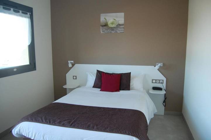 Hôtel pour 2 personnes, animaux acceptés à Notre-Dame-de-Sanilhac - 2