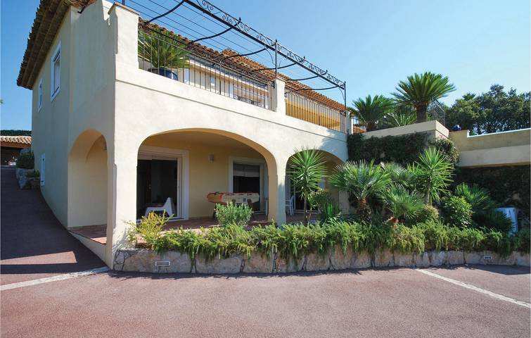 Location de vacances pour 9 personnes, avec terrasse et jardin dans Golf Bluegreen Sainte-Maxime - 2