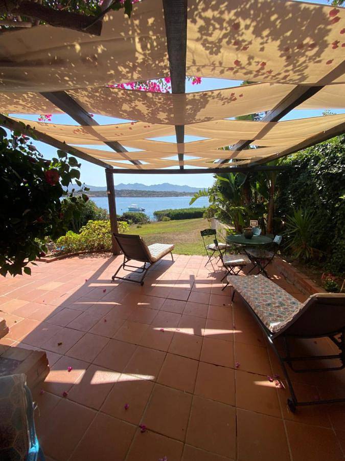 Villa pour 4 personnes, avec terrasse ainsi que vue et jardin, animaux acceptés dans La Maddalena - 2