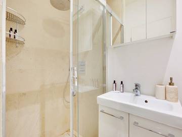 Appartement De Vacances pour 2 Personnes dans Levallois-Perret, Hauts-de-Seine, Photo 4