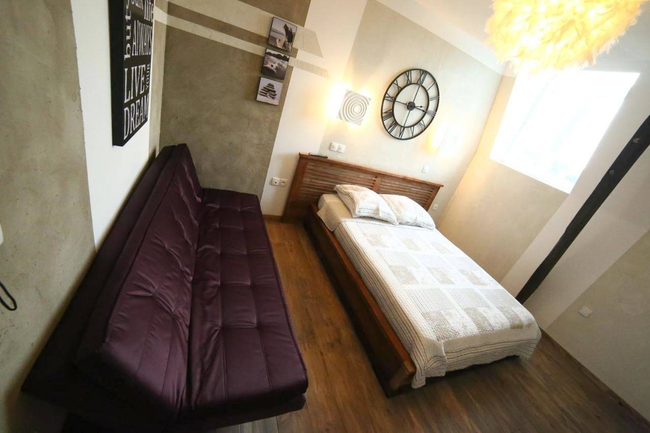 Small Double Room in Lens, Région de Lens