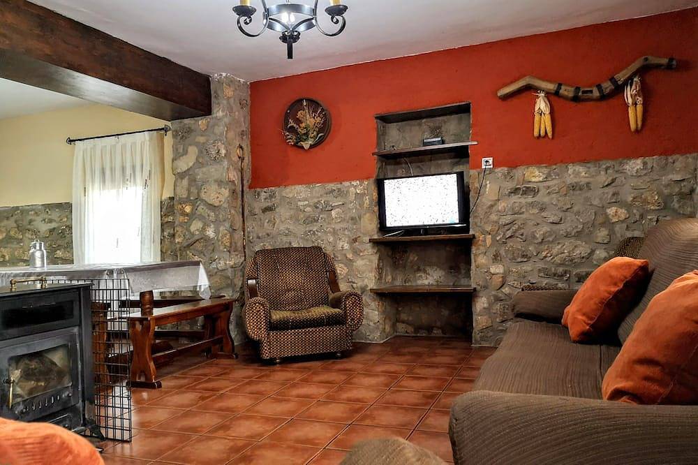 Auténtica casa de campo con jardín in Cella, Provincia de Teruel