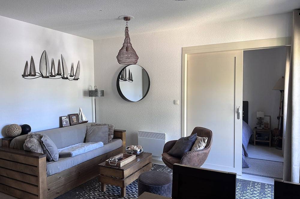 Appartement entier, Appartement 2/4 Personnes Dans Residence De Vacances « Les Terrasses Du Lac » in Aureilhan, Côte d’Argent