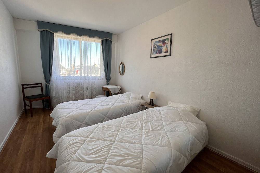 Entire apartment, 2-bedroom apartment, central Les Sables-d'Olonne, balcony, Wifi in Les Sables-d'Olonne, Vendée