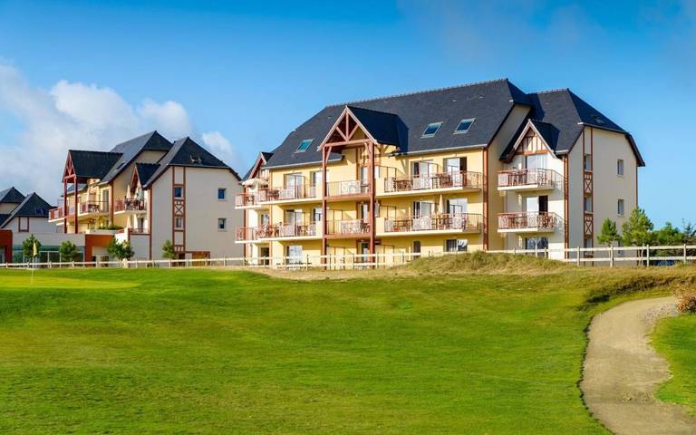 Location de vacances pour 5 personnes, avec sauna ainsi que jardin et piscine dans Golf Club des Sables d'Or - 3