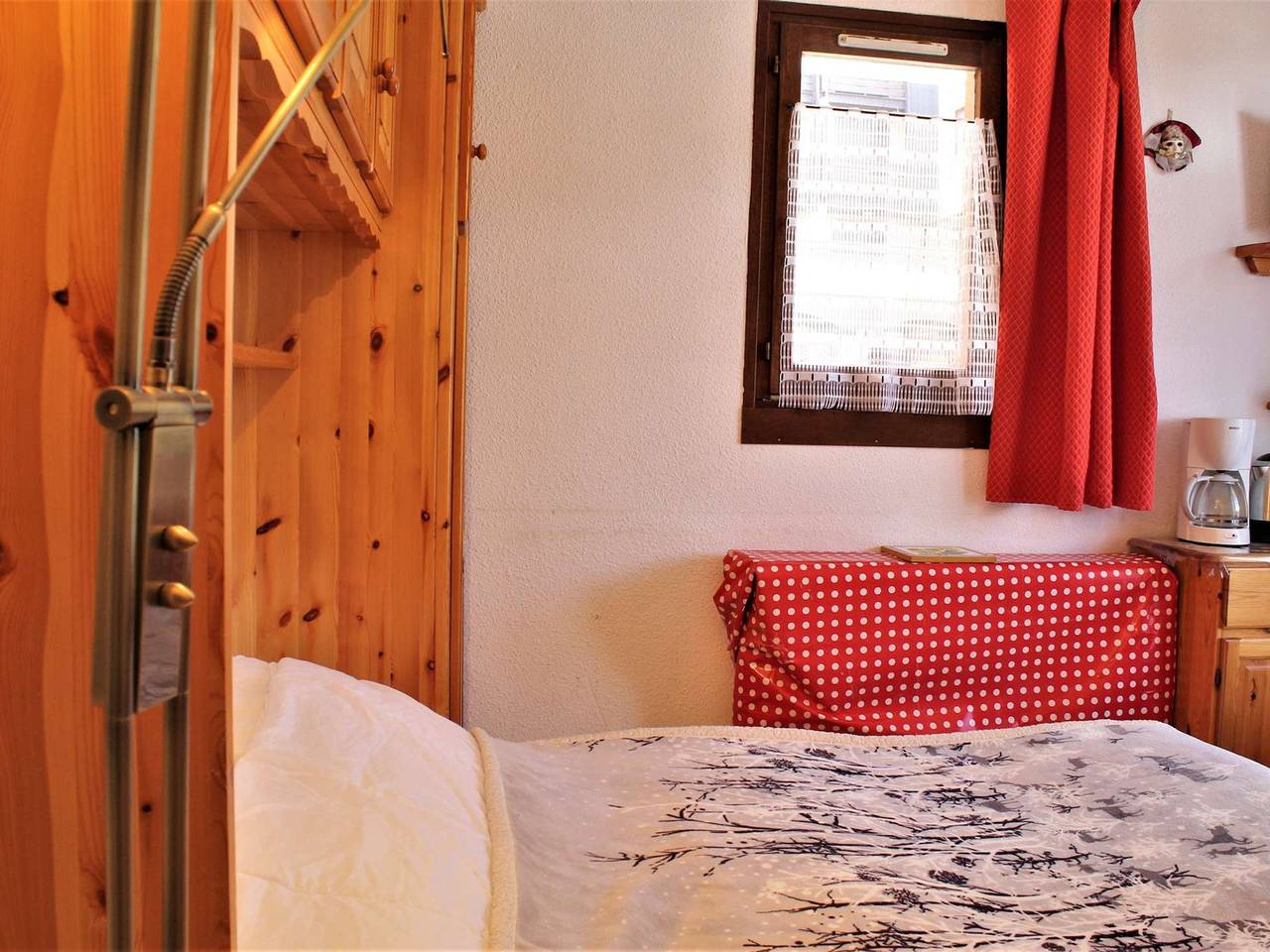 Appartement entier, Appartement cosy avec 5 couchages, centre de station Risoul 1850, proche remontées et commerces in Station de Risoul, Risoul