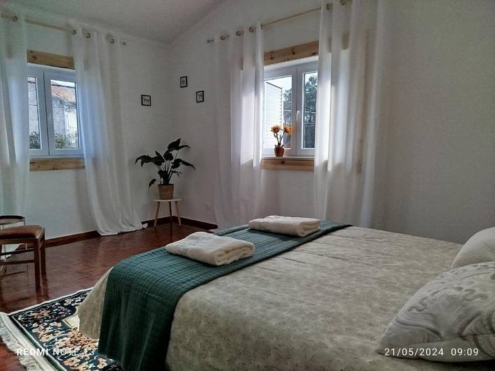 Alojamiento y desayuno para 4 personas, con jacuzzi además de jardín y piscina - 1