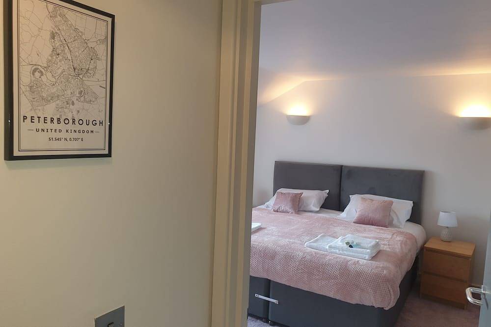 Entire apartment, 2 bedroom apartment with a large balcony. in Peterborough
